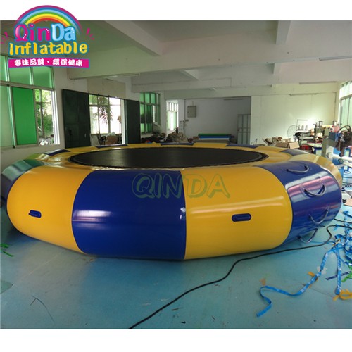 Inflatable Water trampoline floating water jumping bed
